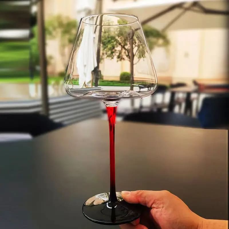 Taça de Vinho Cristal Haste Vermelha Bar em Casa