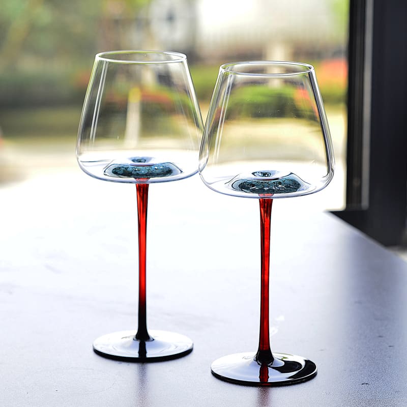 Taça de Vinho Cristal Haste Vermelha Bar em Casa
