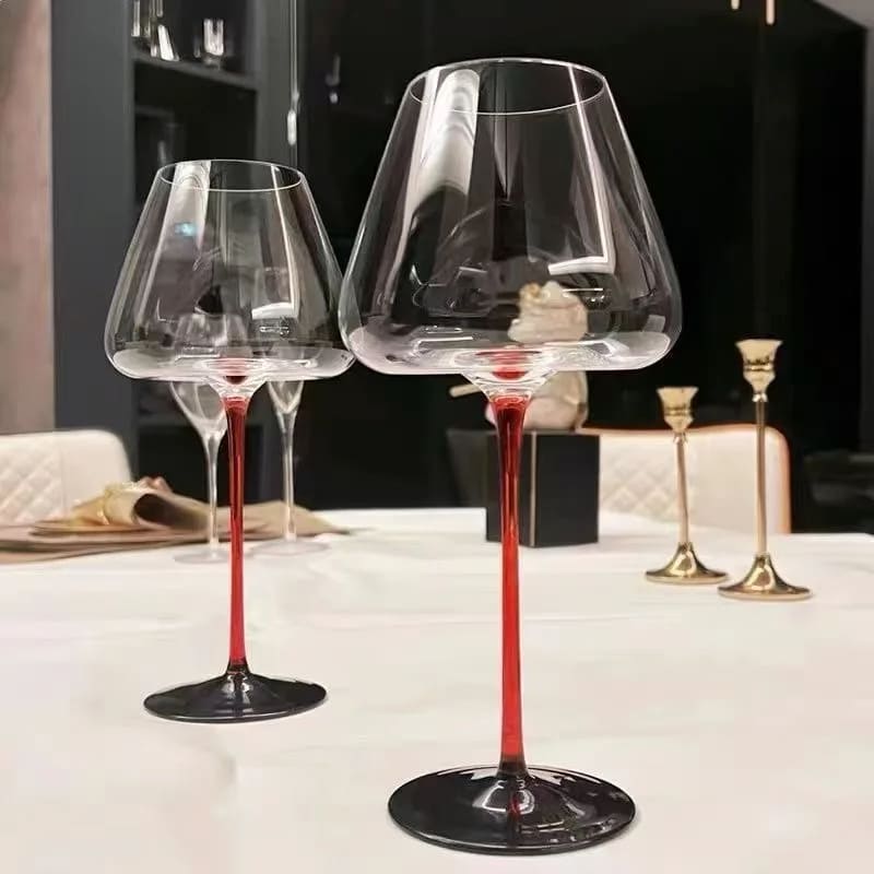 Taça de Vinho Cristal Haste Vermelha Bar em Casa